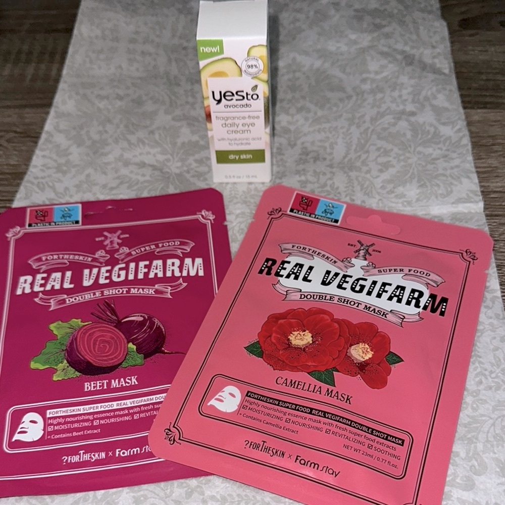 Skincare eye cream & face mask